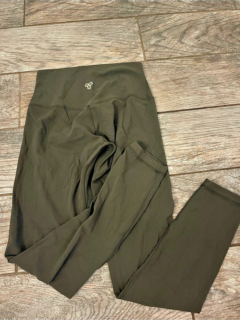 Aritzia Butter Cheeky 26” high rise leggings